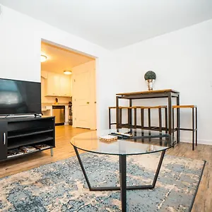 Apartment Modern North Gulch